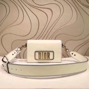 Meet your Posher, Iusj1130